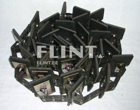 Pildil on mitmest metallist klambrist moodustatud spiraalne struktuur, millel on mustad kinnitusdetailid ja metallist hinged.